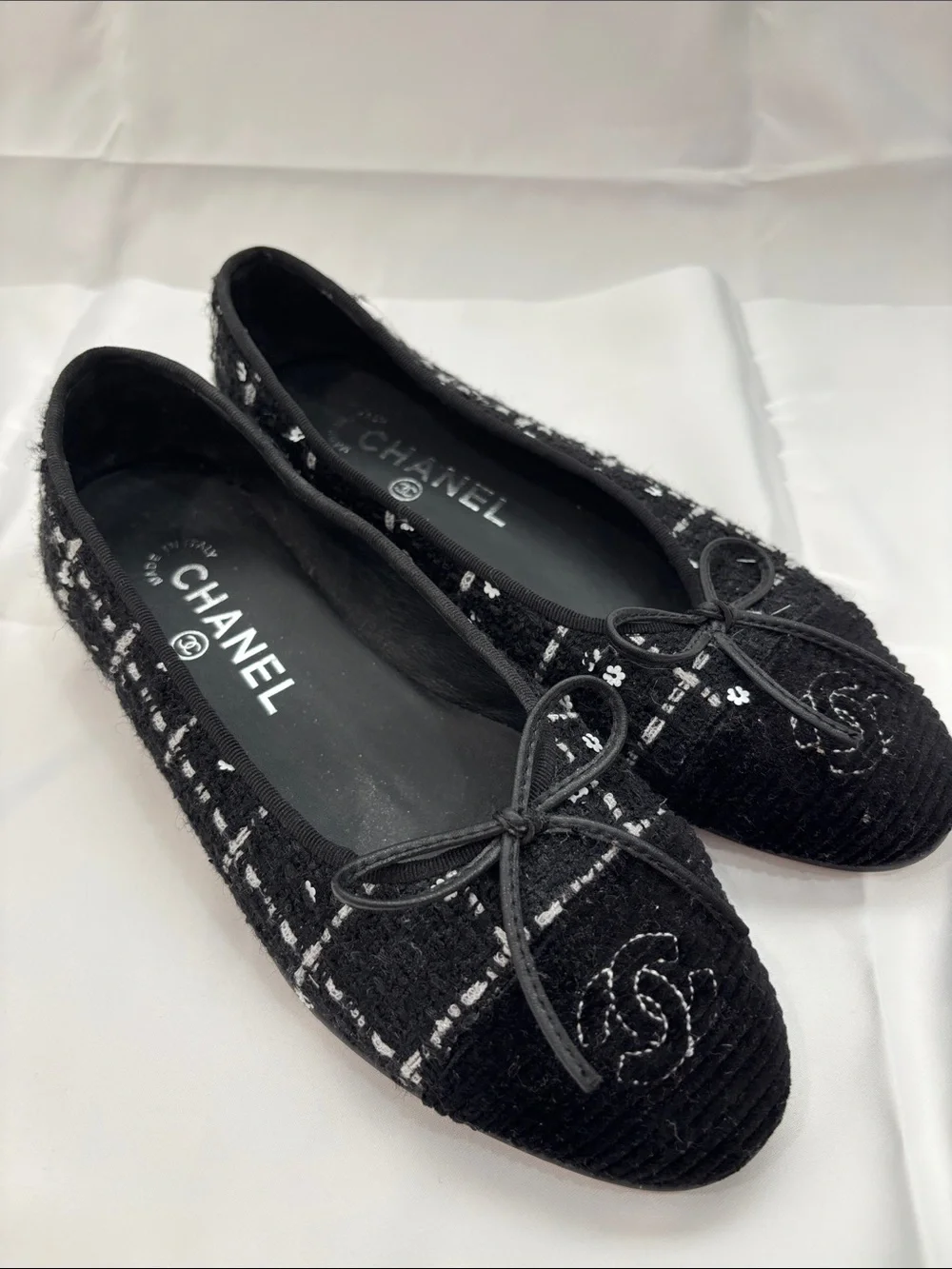 CHANEL Black and White Tweed Bow Ballet Flats 37C